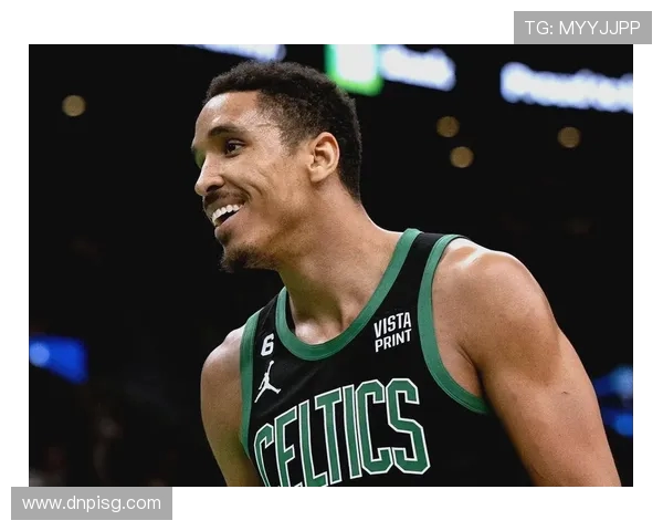 马尔科姆布罗格登的篮球之路与成就探析