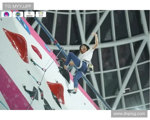 北京攀岩队在世界滑板锦标赛中以90分稳居积分榜首位